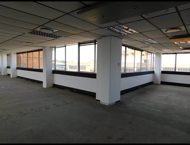 984M² OFFICE TO LET IN FERNDALE